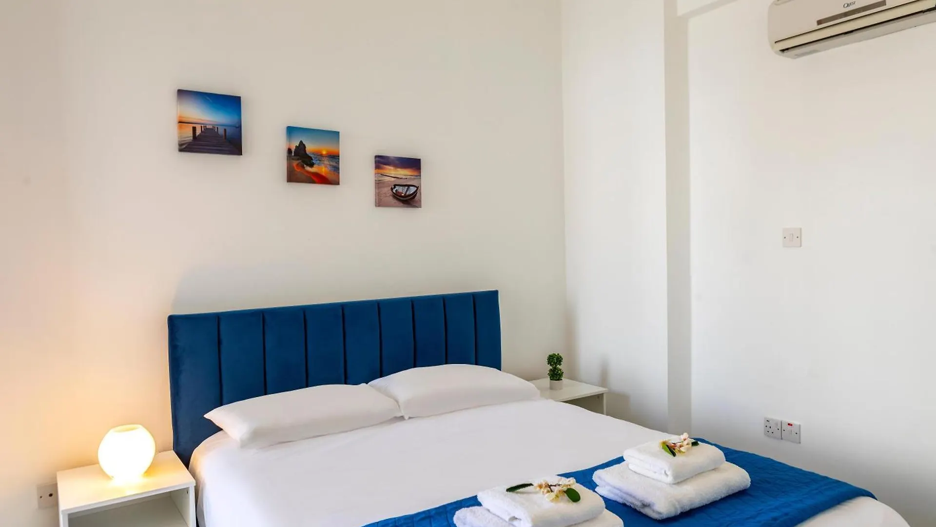 Airbnsea City Centre Side Sea View Apartments Larnaca Cipro