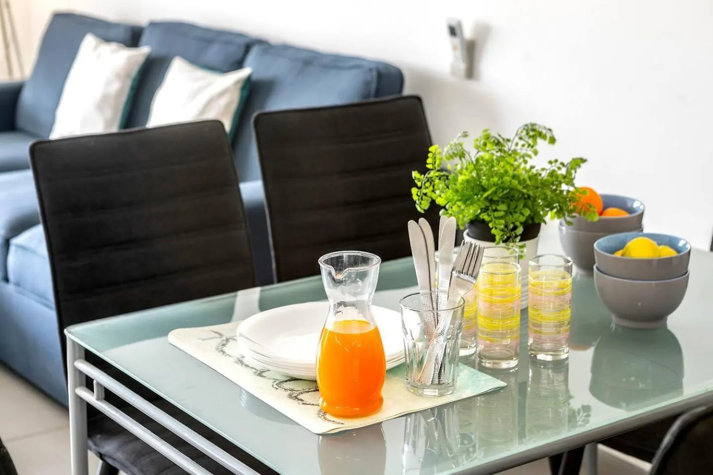 Airbnsea City Centre Side Sea View Apartments Larnaca
