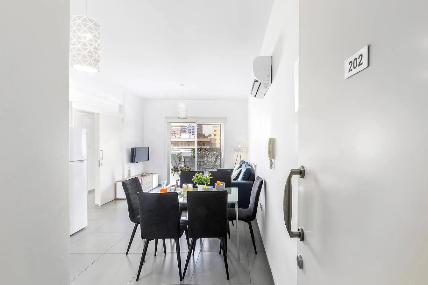 Airbnsea City Centre Side Sea View Apartments Larnaca 0*,  Cipro