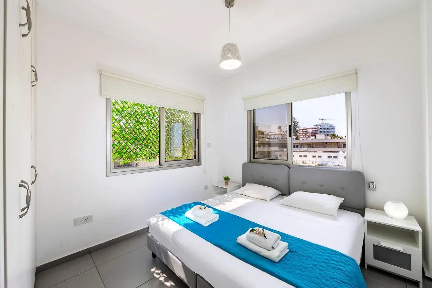 Airbnsea City Centre Side Sea View Apartments Larnaca