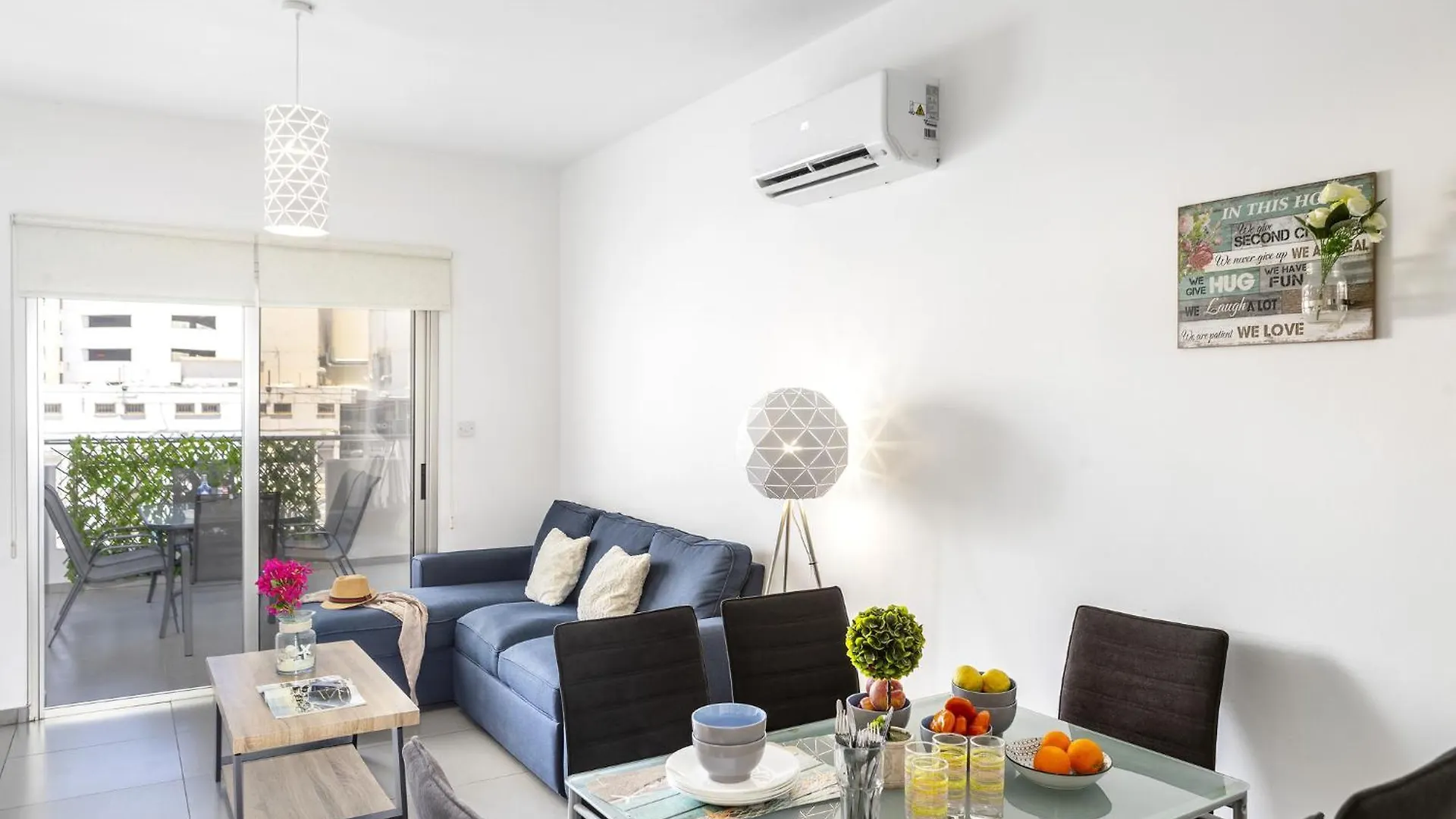 Airbnsea City Centre Side Sea View Apartments Larnaca