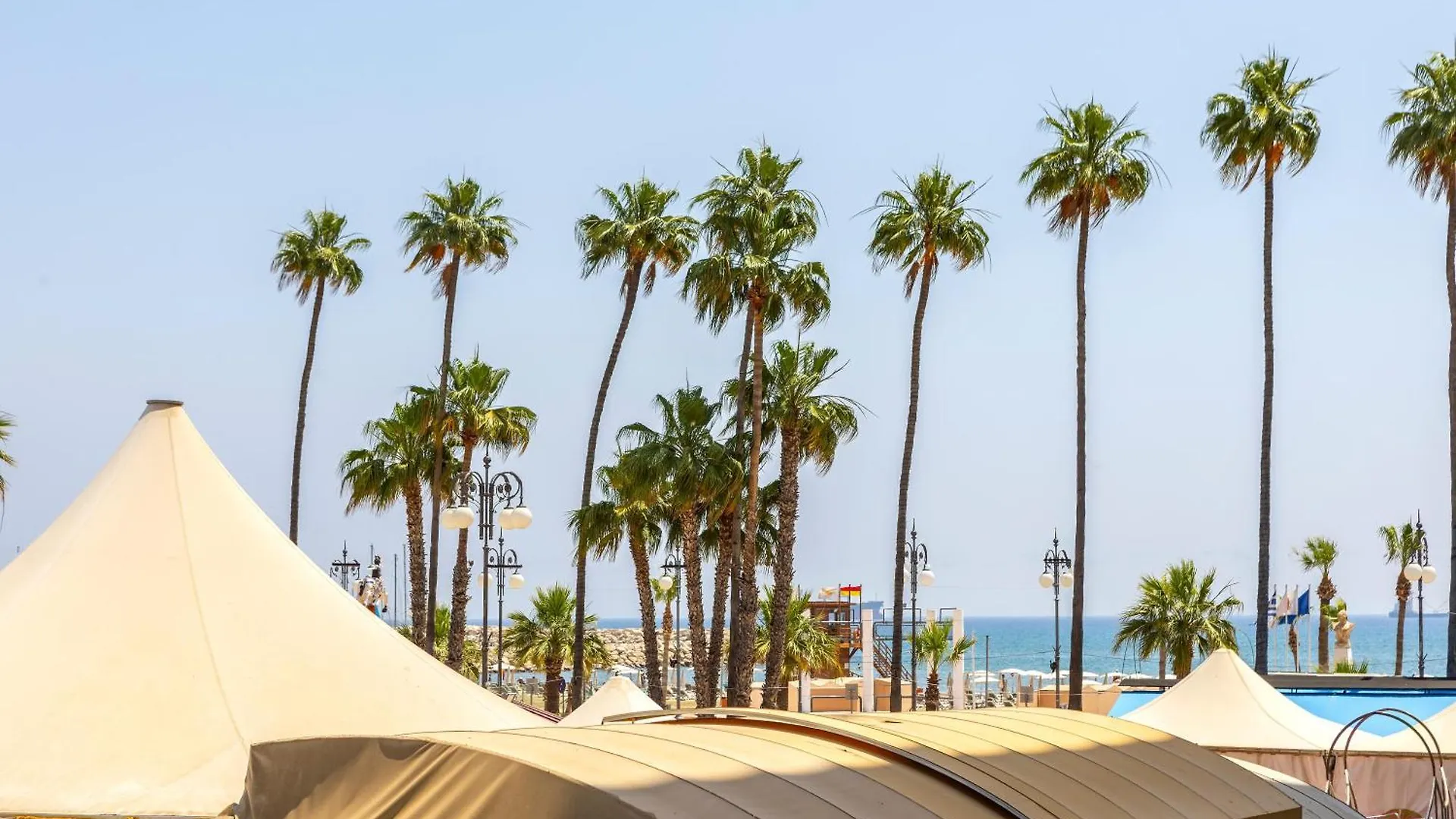 Airbnsea City Centre Side Sea View Apartments Larnaca
