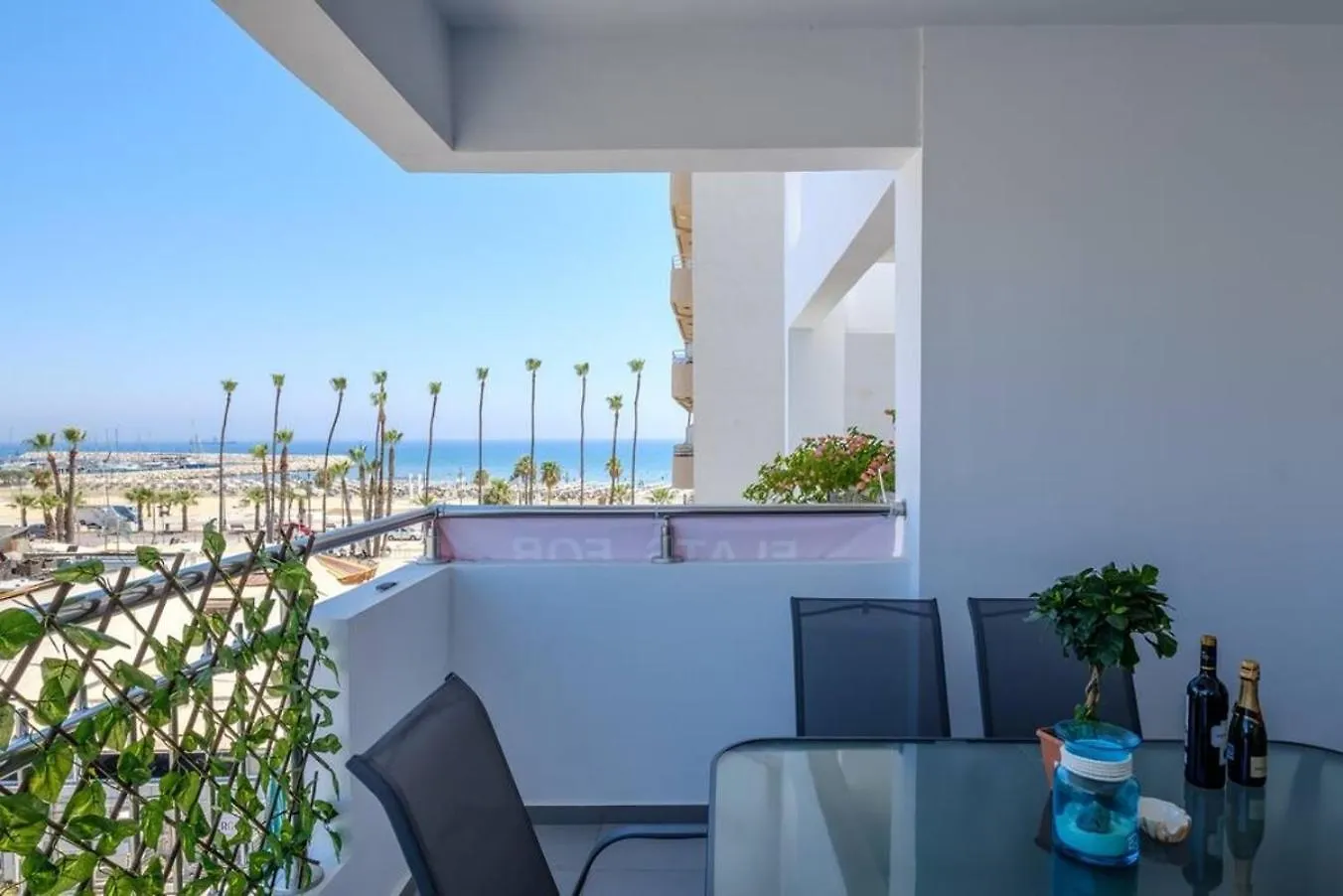 Airbnsea City Centre Side Sea View Apartments Larnaca 0*,