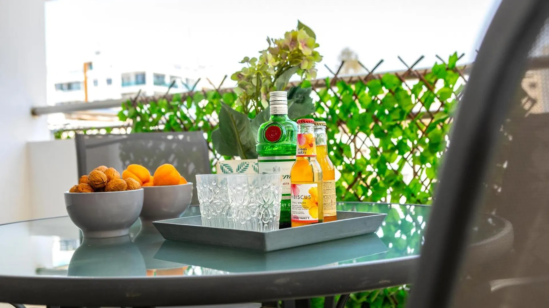 Airbnsea City Centre Side Sea View Apartments Larnaca