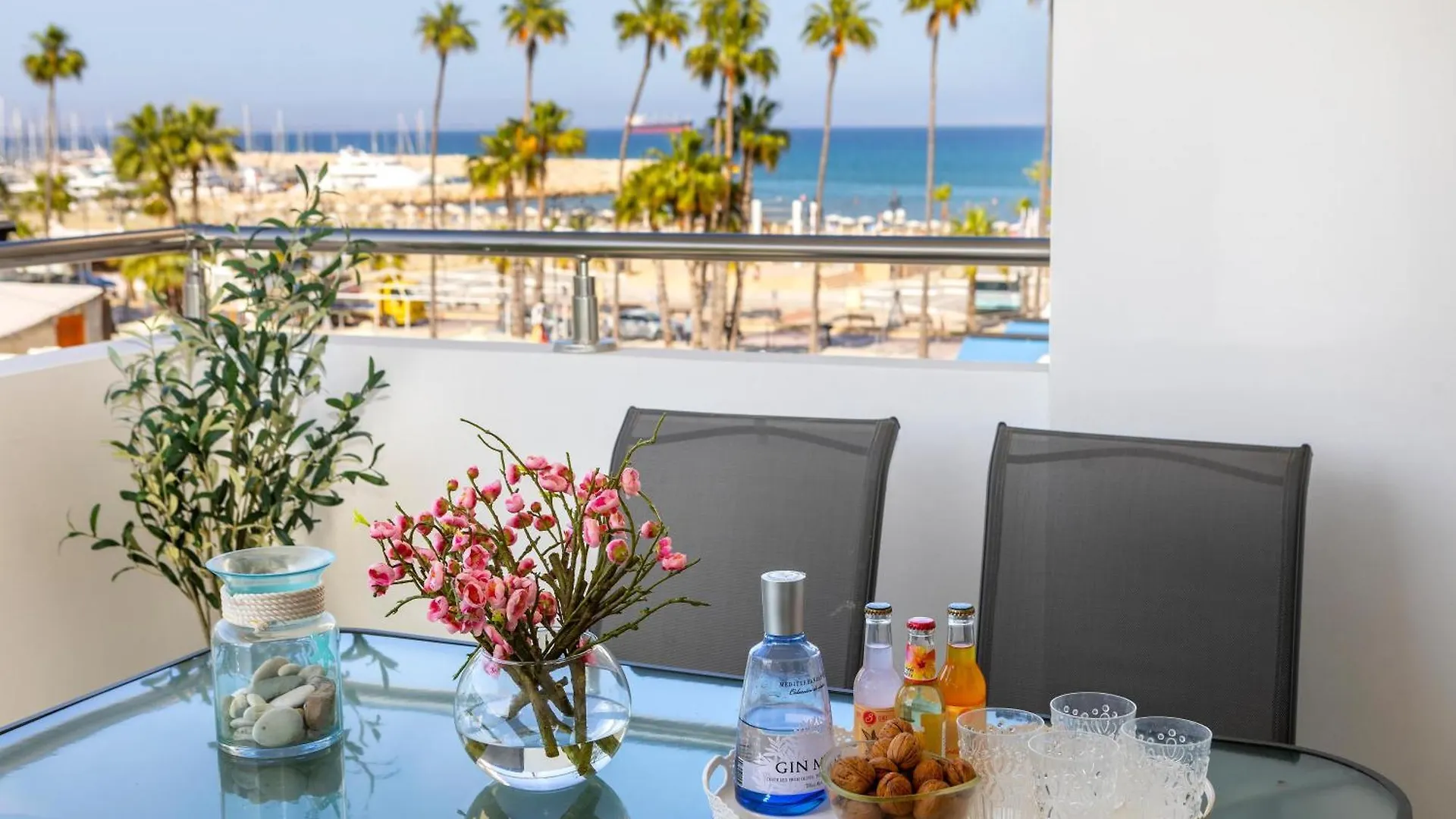 Airbnsea City Centre Side Sea View Apartments Larnaca 0*,