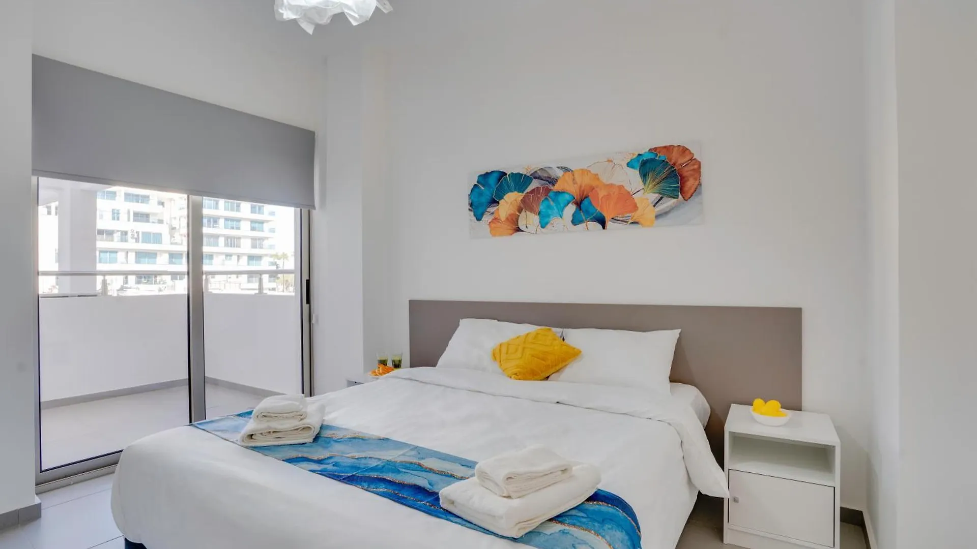 Airbnsea City Centre Side Sea View Apartments Larnaca