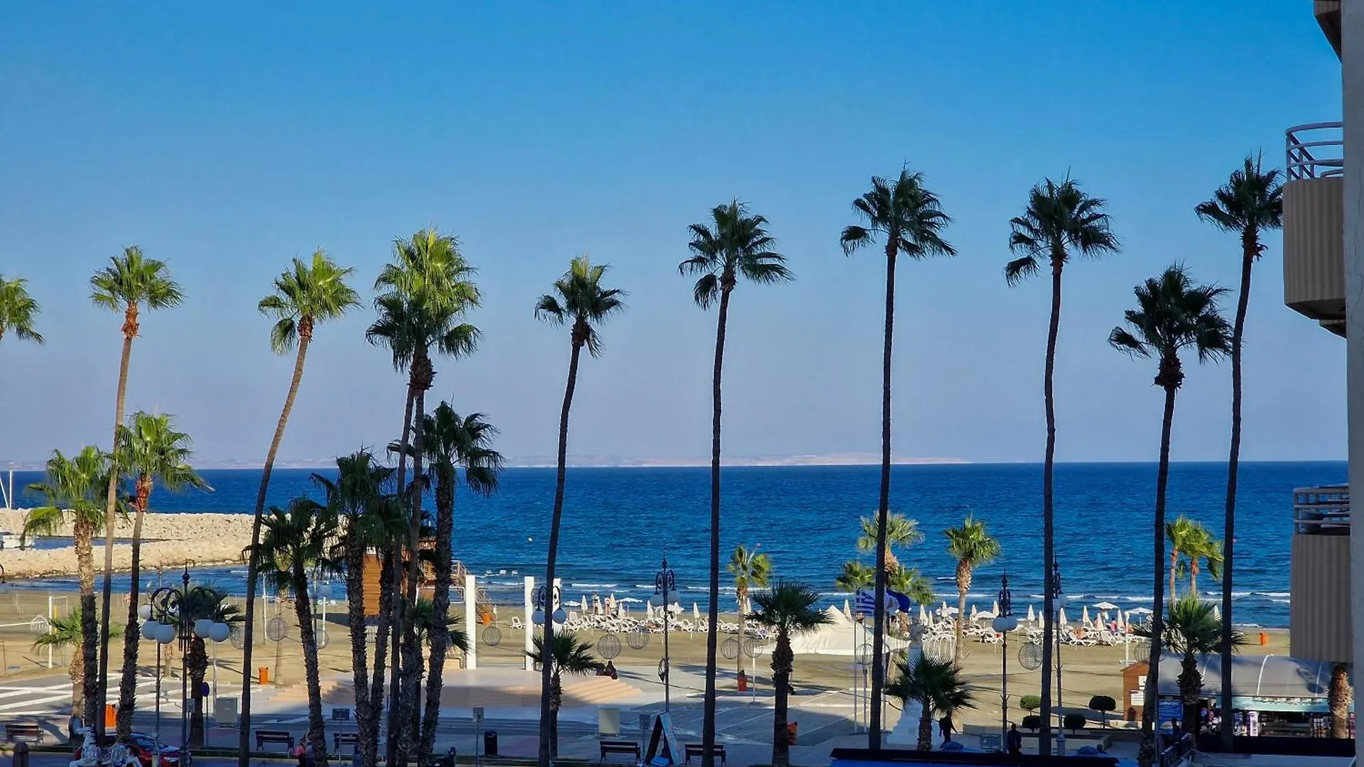 Airbnsea City Centre Side Sea View Apartments Larnaca