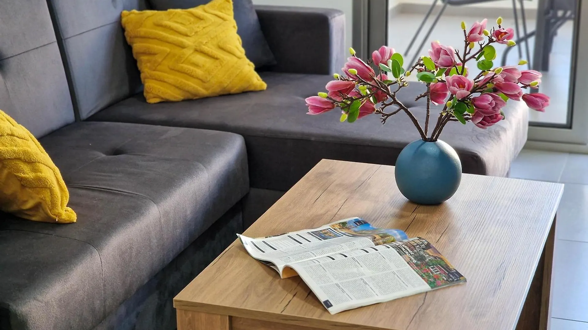 Airbnsea City Centre Side Sea View Apartments Larnaca